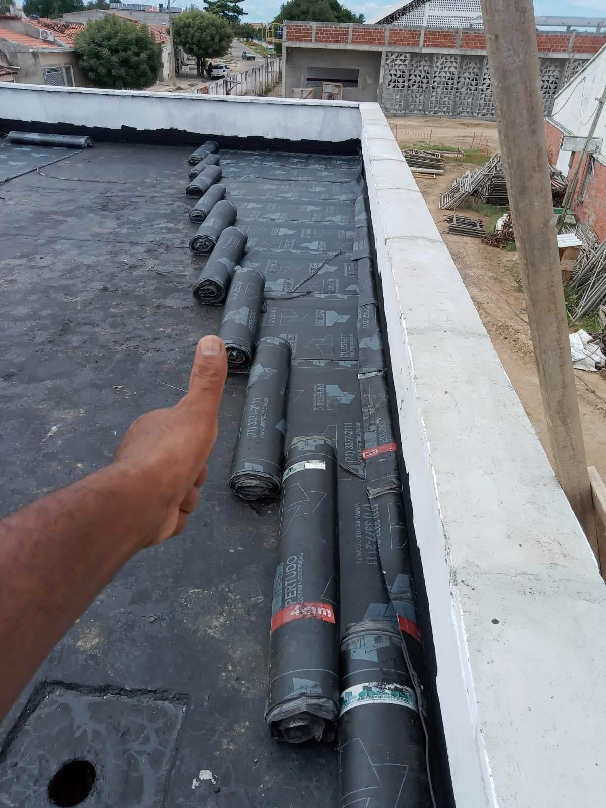 Impermeabilização de lajes e coberturas expostas.