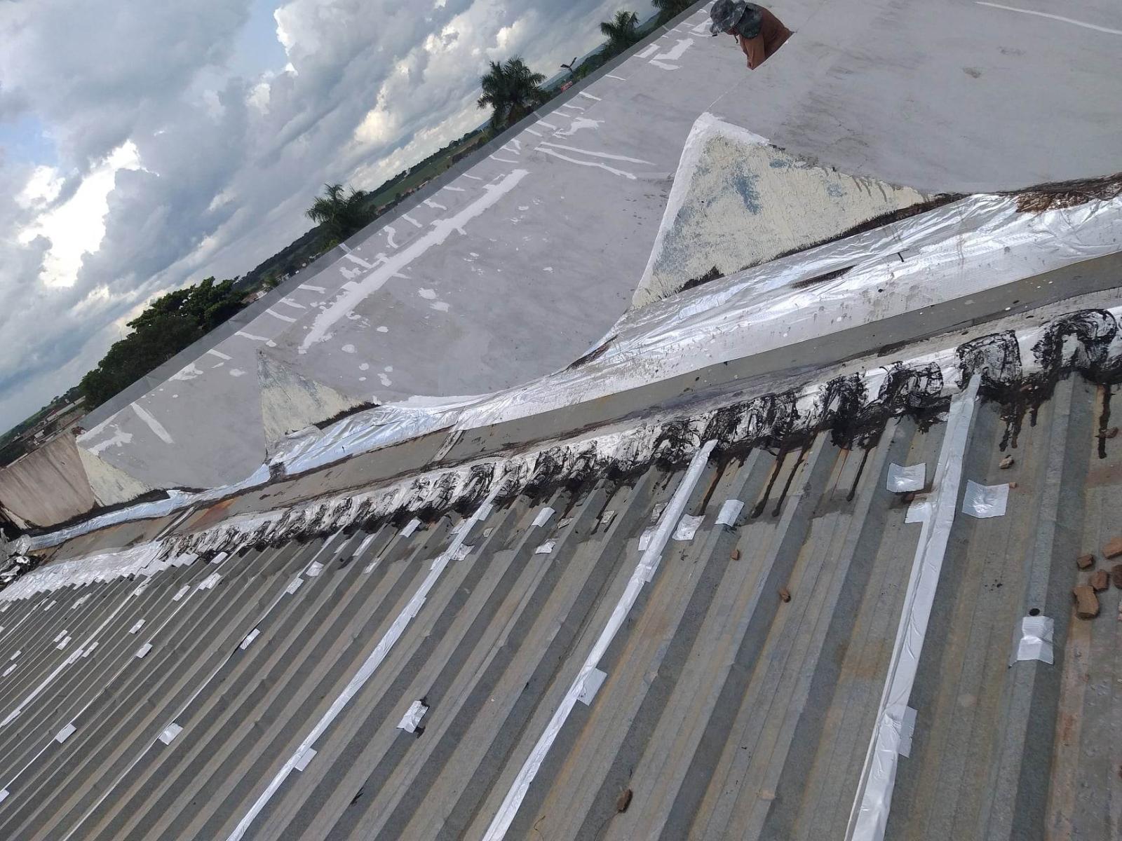 Impermeabilização de lajes e coberturas expostas.