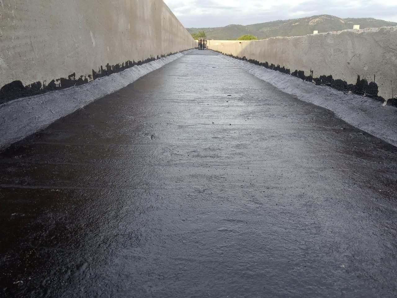 Impermeabilização de calhas de concreto.