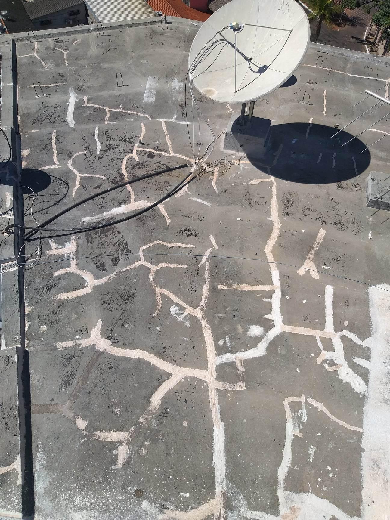 Impermeabilização e tratamento de trincas em  lajes expostas.