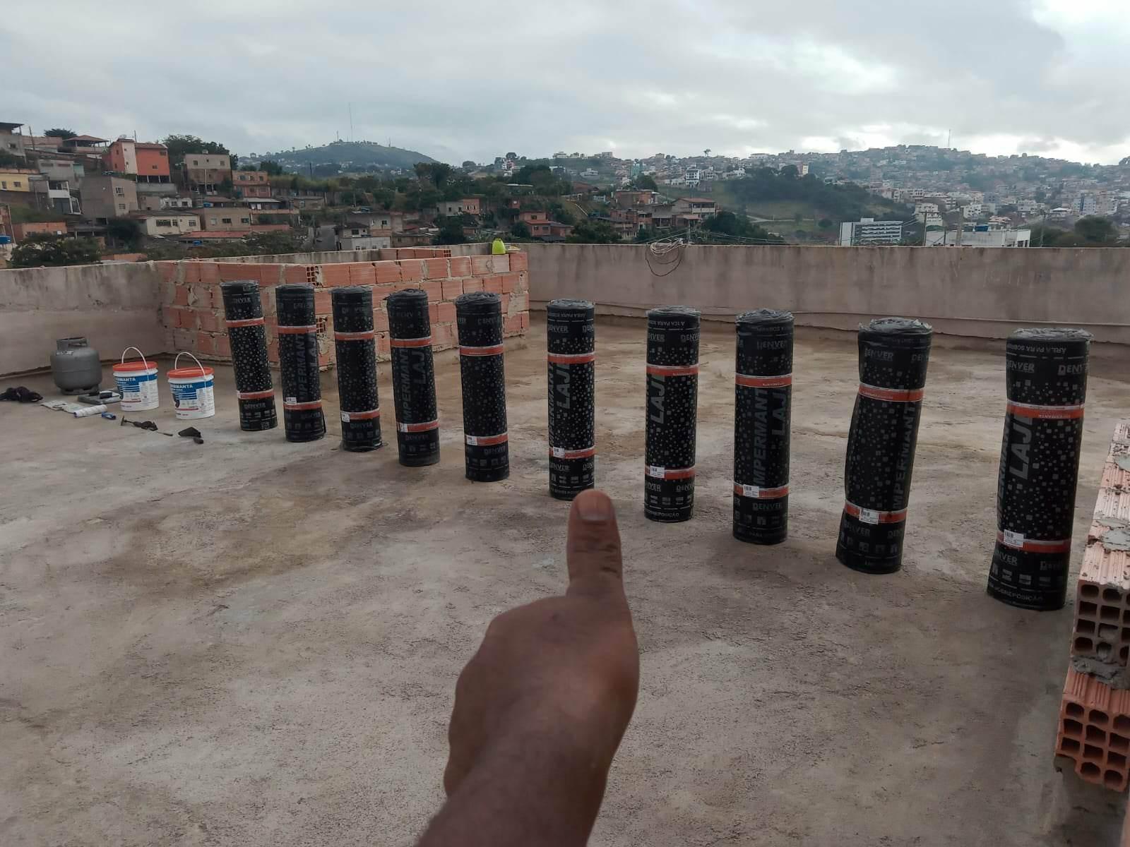 Impermeabilização de lajes com manta asfáltica.