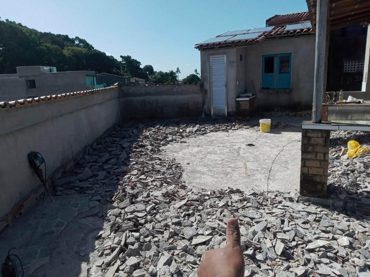 Impermeabilização de laje e remoção do piso, nova impermeabilização.