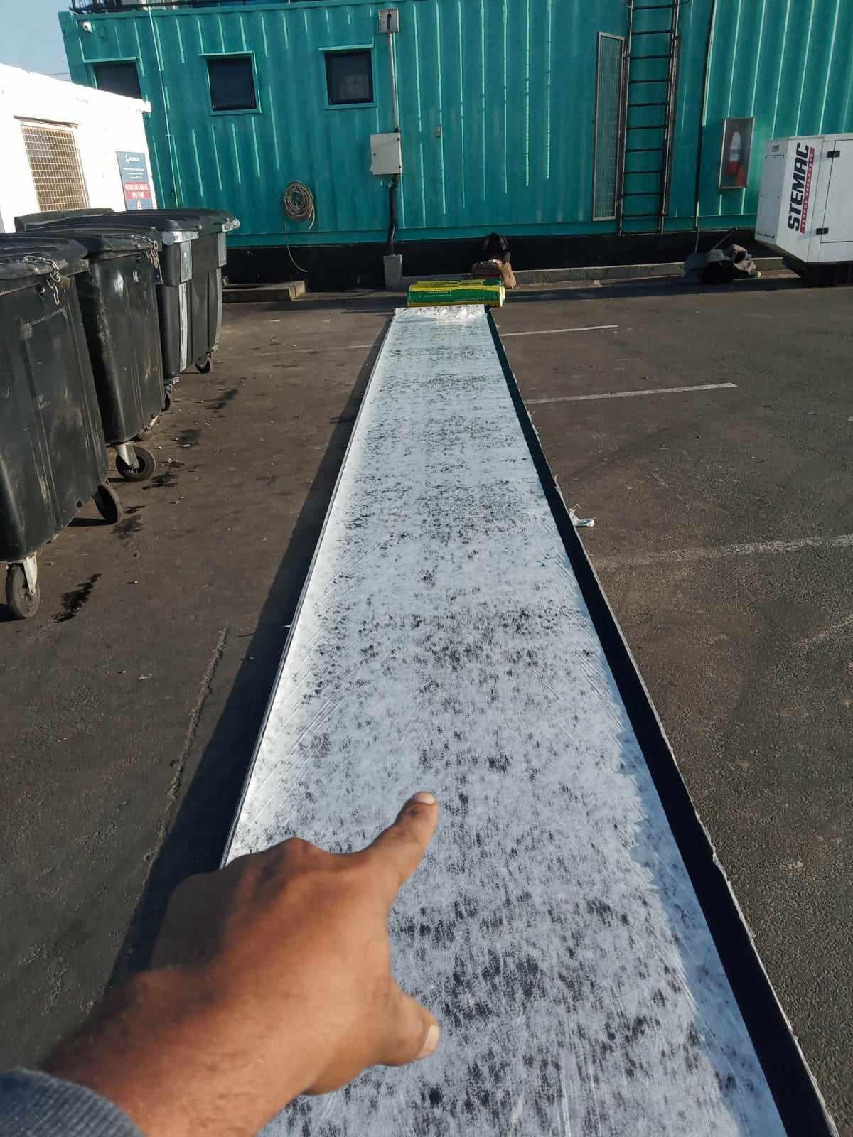 Impermeabilização e isolamento térmico, para telhados e coberturas expostas.