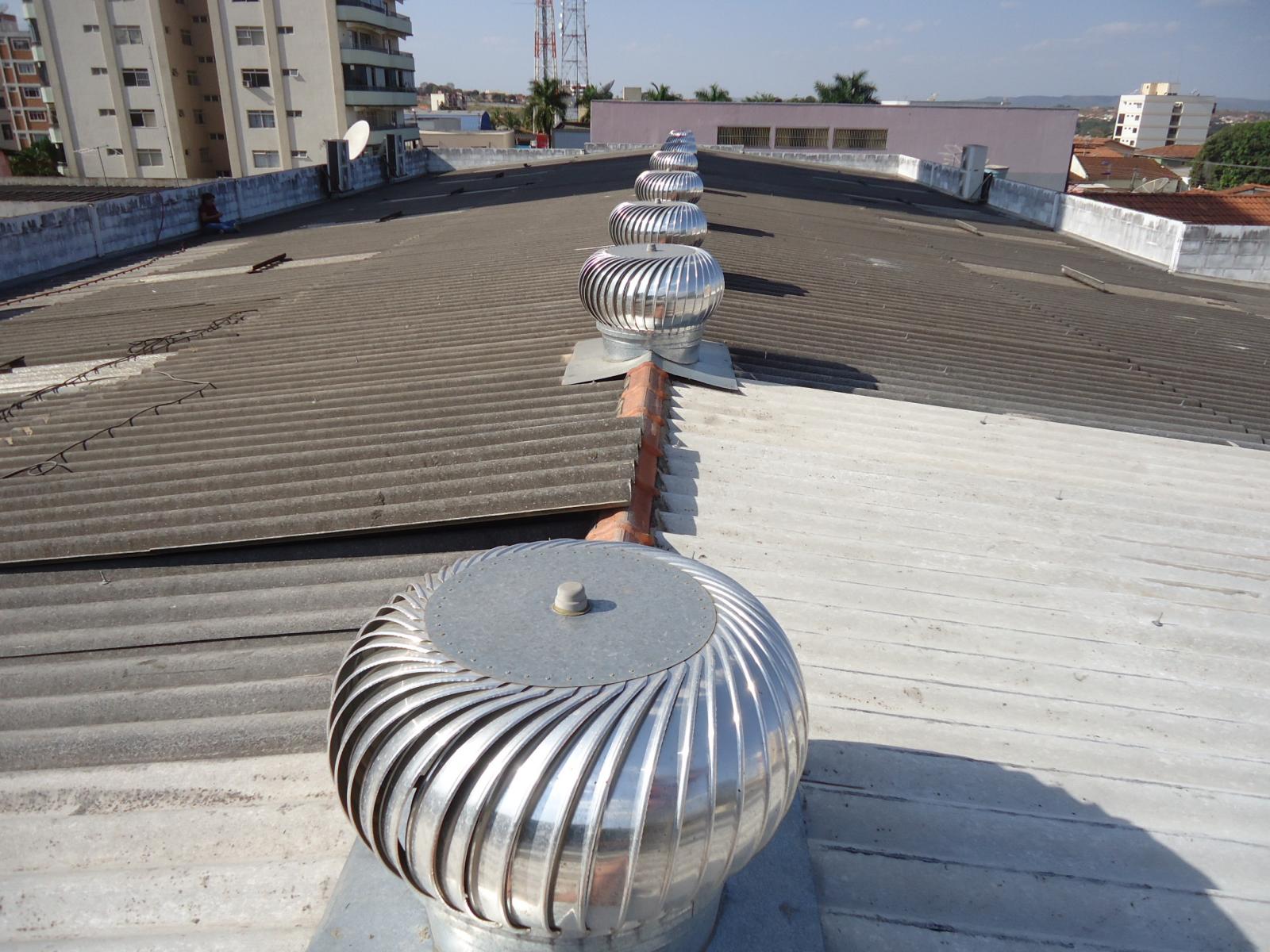 Impermeabilização e isolamento térmico, para telhados e coberturas expostas..