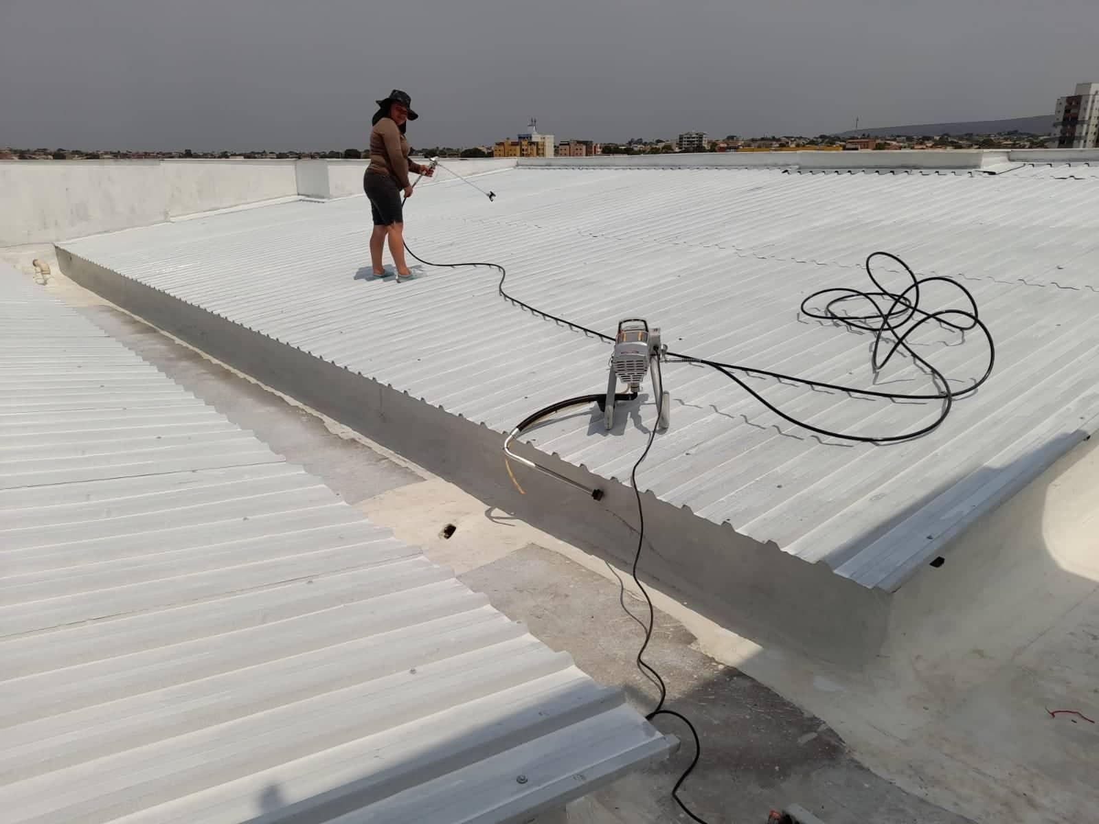 Impermeabilização e isolamento térmico, para telhados e coberturas.