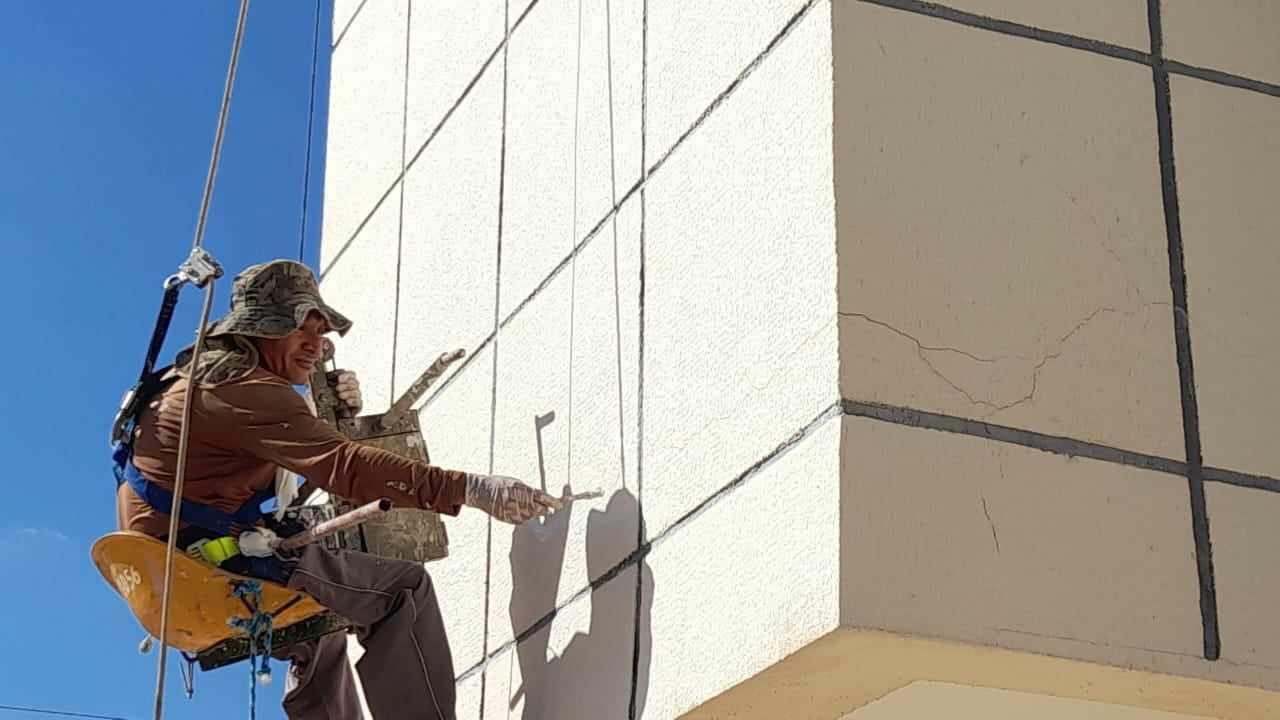 Impermeabilização em condomínios, industrias e comércios.