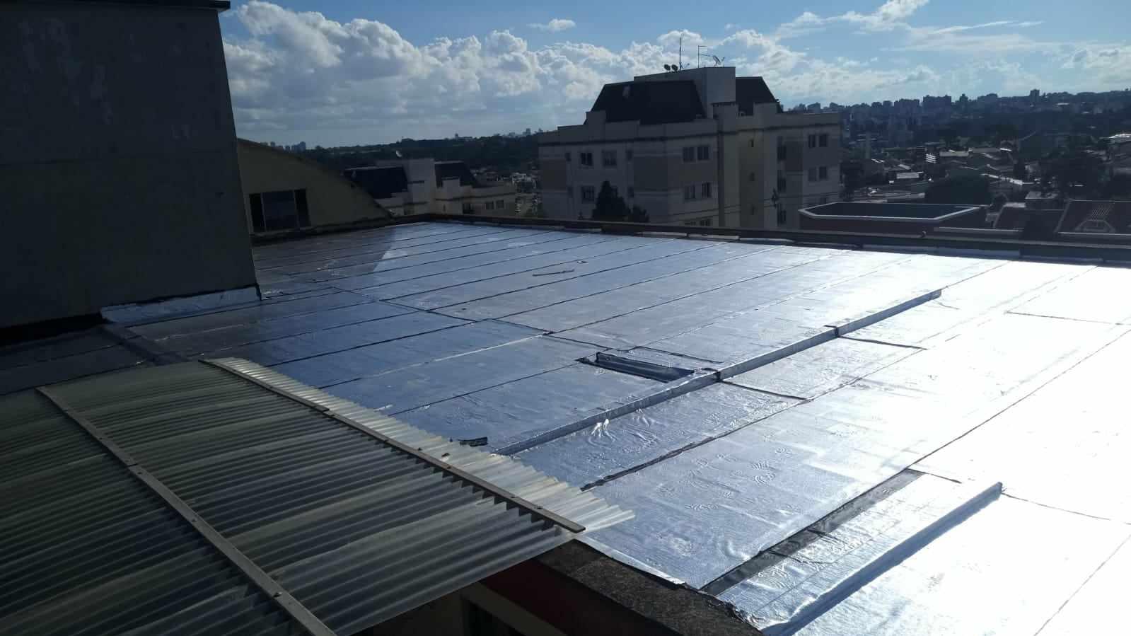 Impermeabilização de telhado galvanizado com manta aluminizada