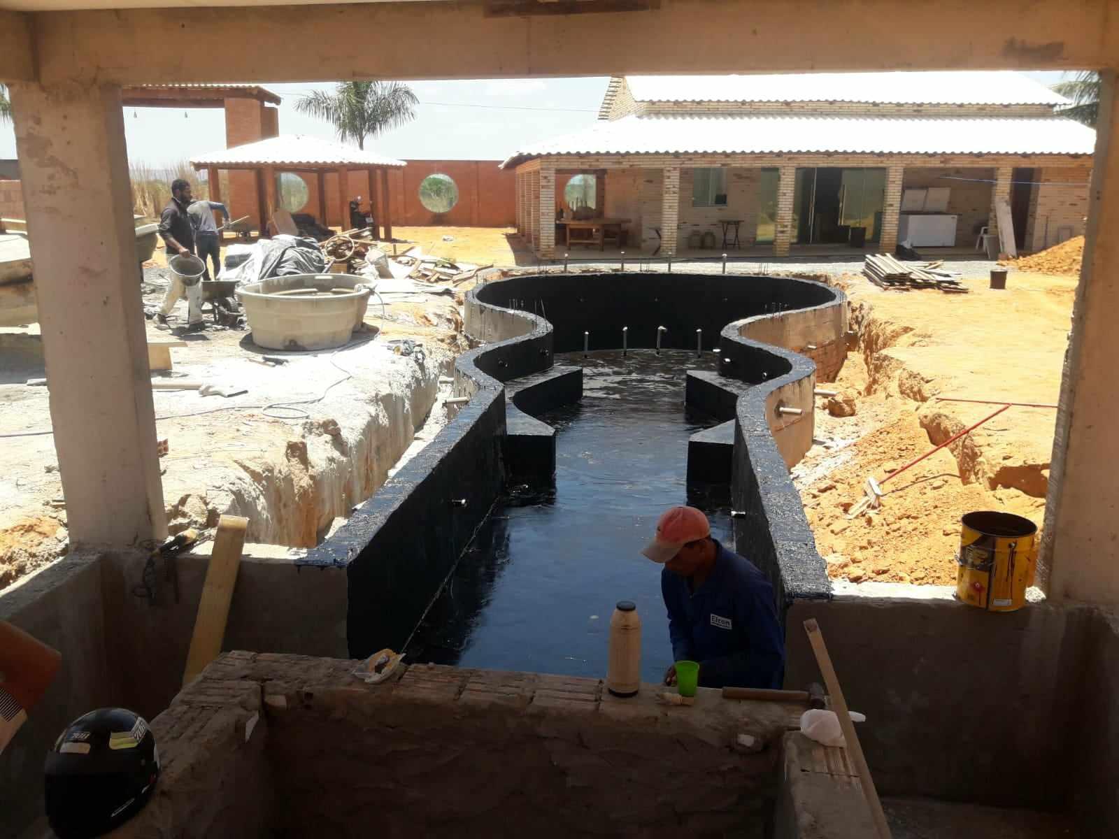 Impermeabilização de piscina,  com manta asfáltica e argamassa polimérica