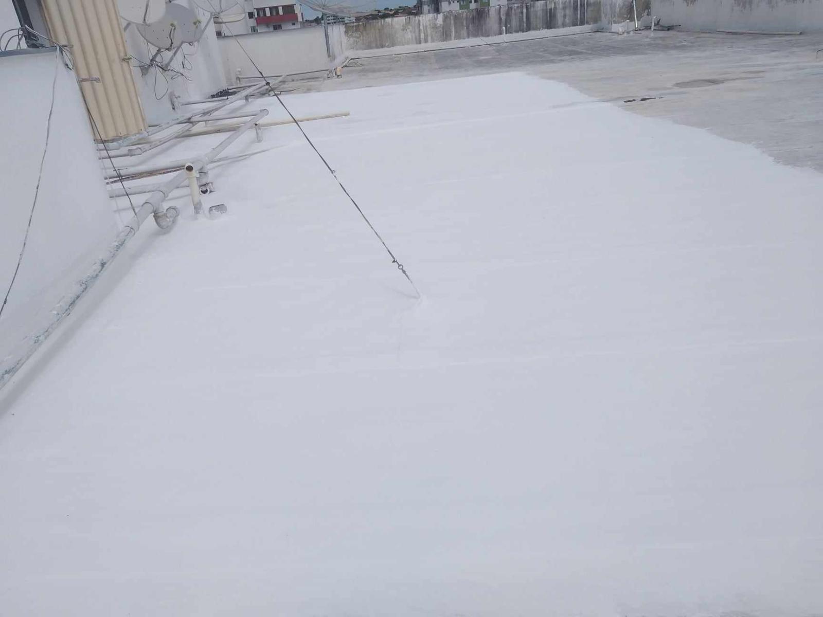 Impermeabilização e isolamento térmico, para lajes, telhados e coberturas expostas.