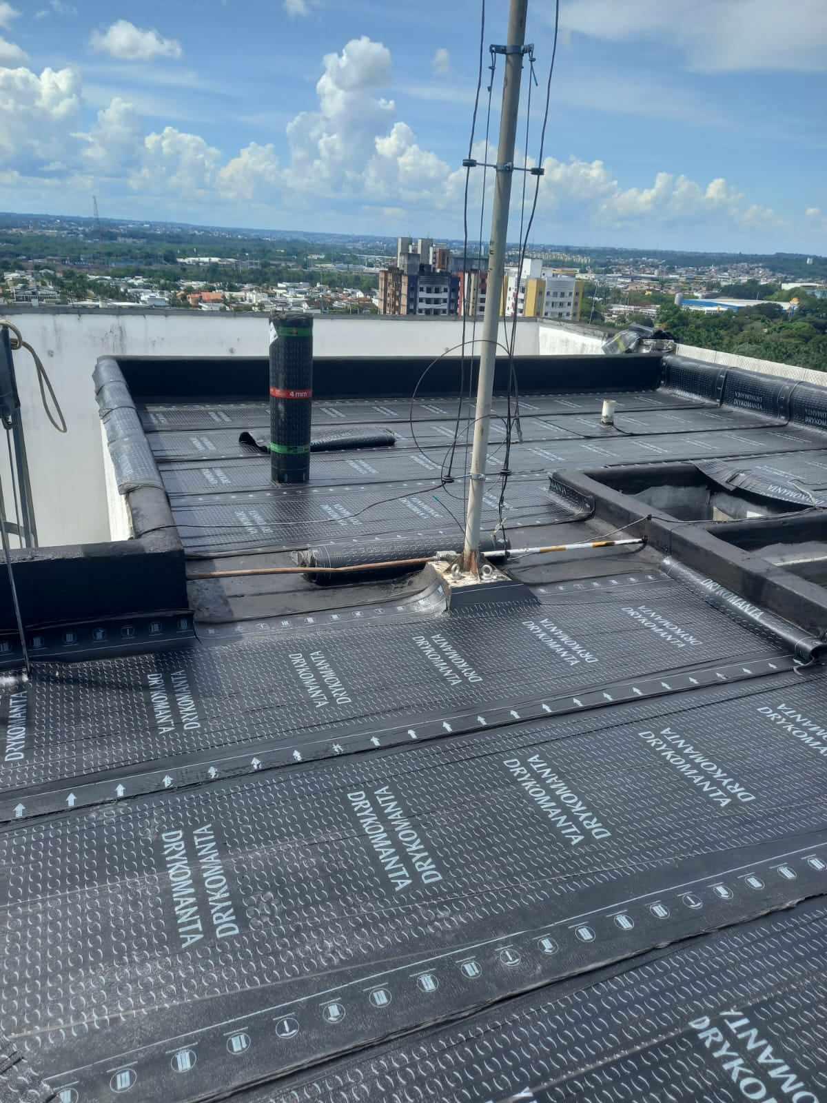 Impermeabilização de laje com manta asfáltica