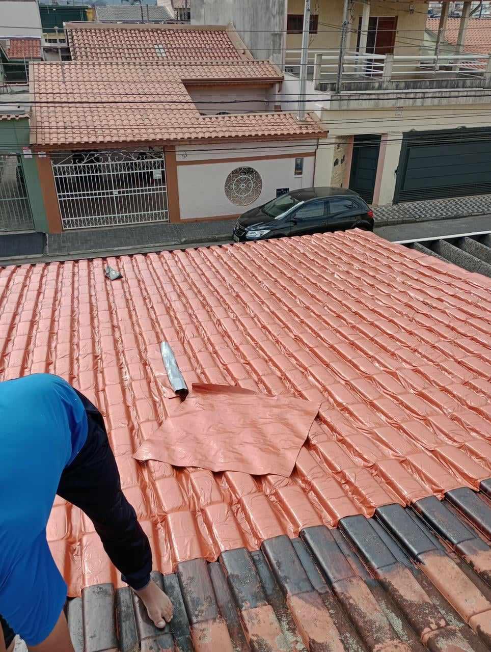 Impermeabilização e isolamento térmico, para telhados e coberturas com manta asfáltica e borracha liquida.
