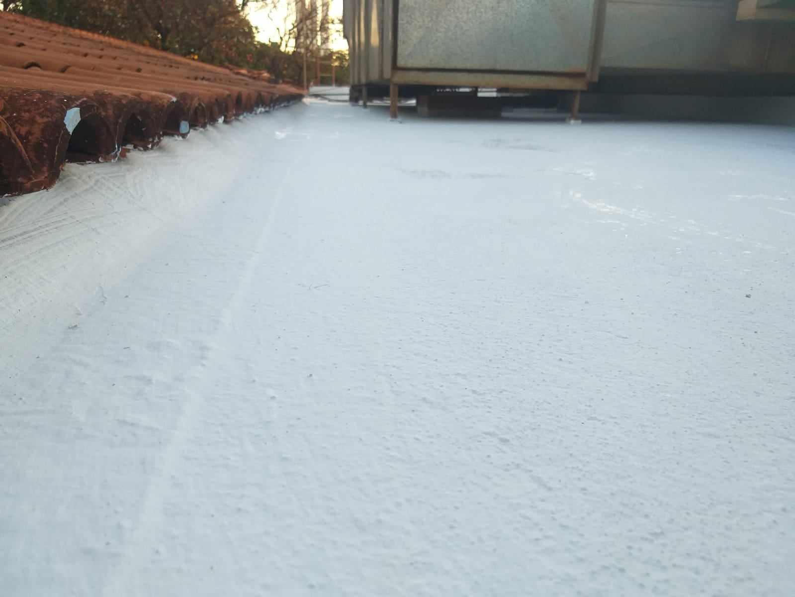 Impermeabilização e Isolamento Térmico de Laje  exposta com Borracha Líquida e Bidim.