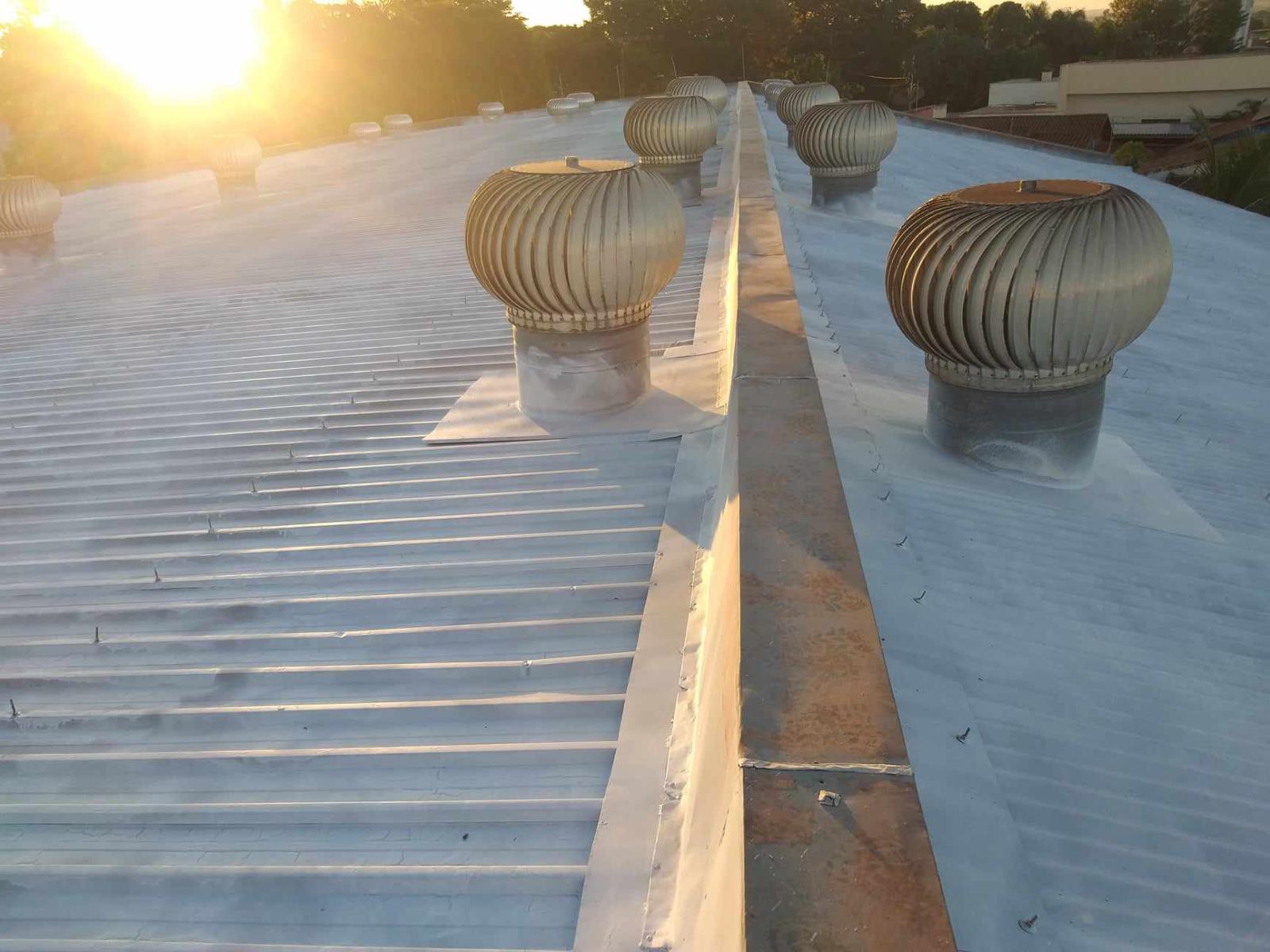 Impermeabilização e isolamento térmico, para telhados e coberturas expostas com tinta térmica emborrachada.