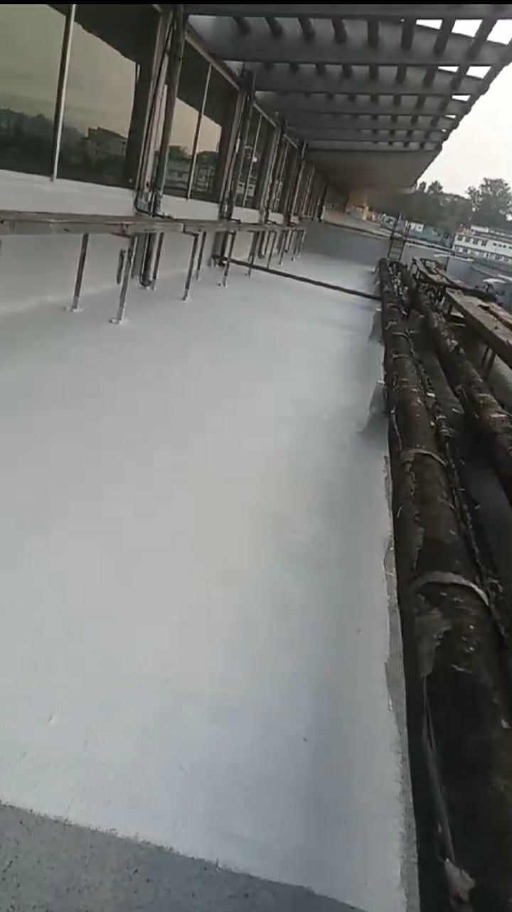 Impermeabilização e isolamento térmico, para lajes, telhados e coberturas expostas com borracha liquida térmica.