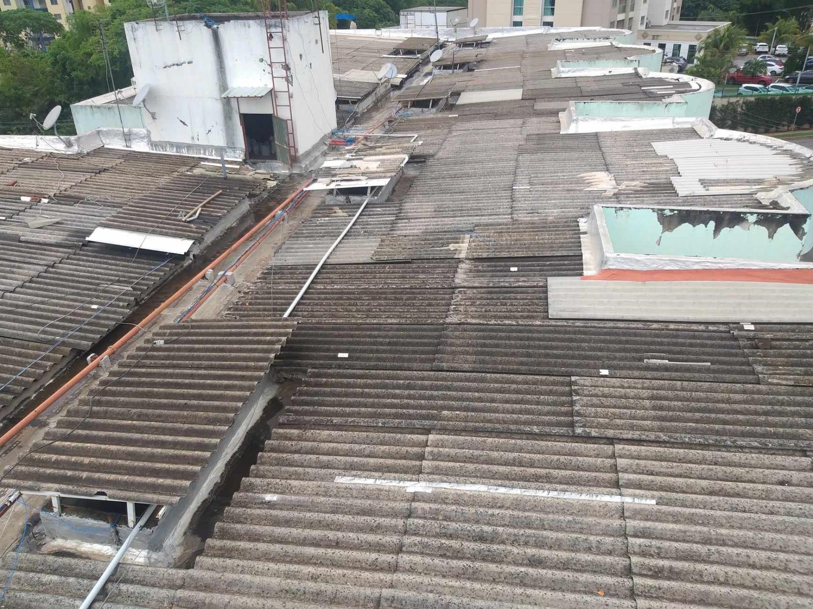 Impermeabilização de telhados e coberturas expostas.