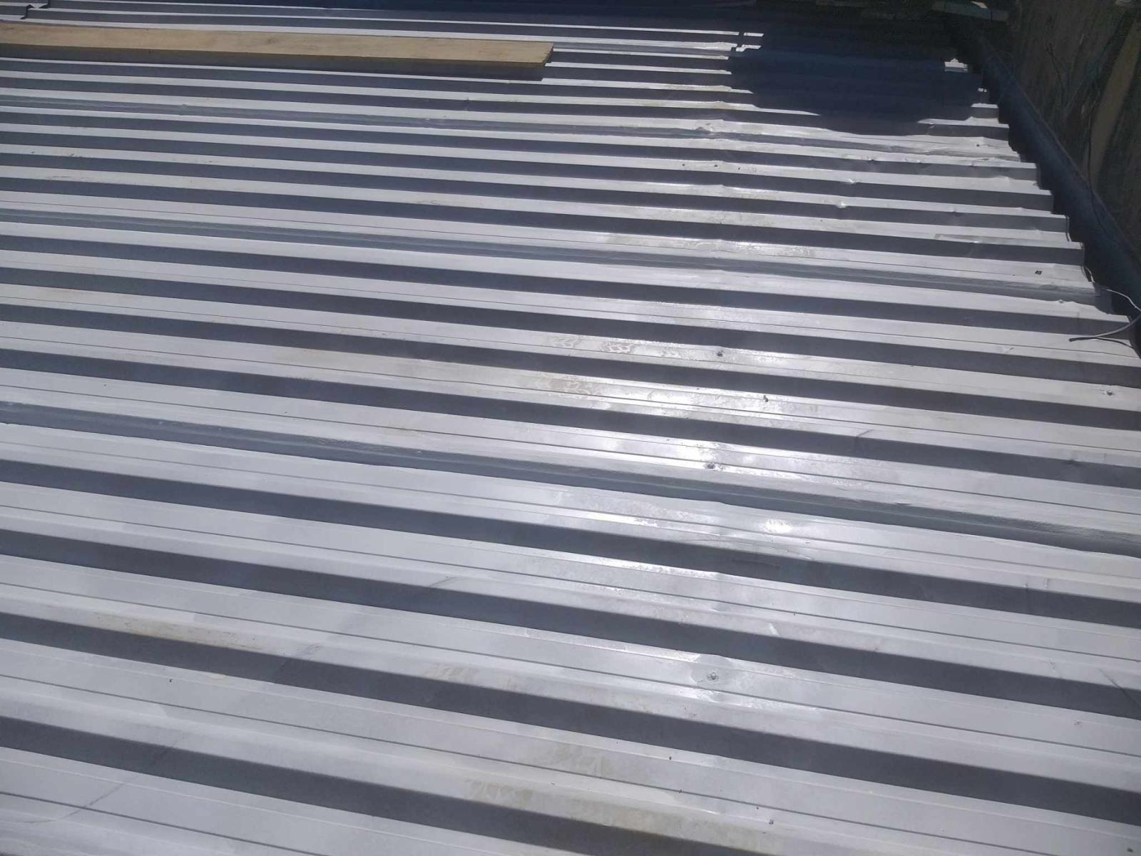 Impermeabilização e isolamento térmico, para telhados e cobertas expostas com borracha liquida térmica e bidim..