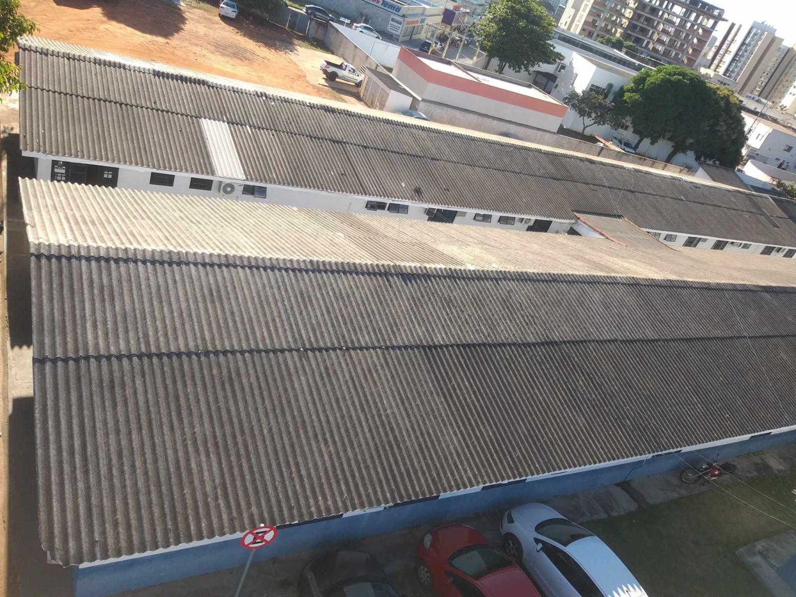 Impermeabilização e isolamento térmico, para telhados e coberturas expostas.