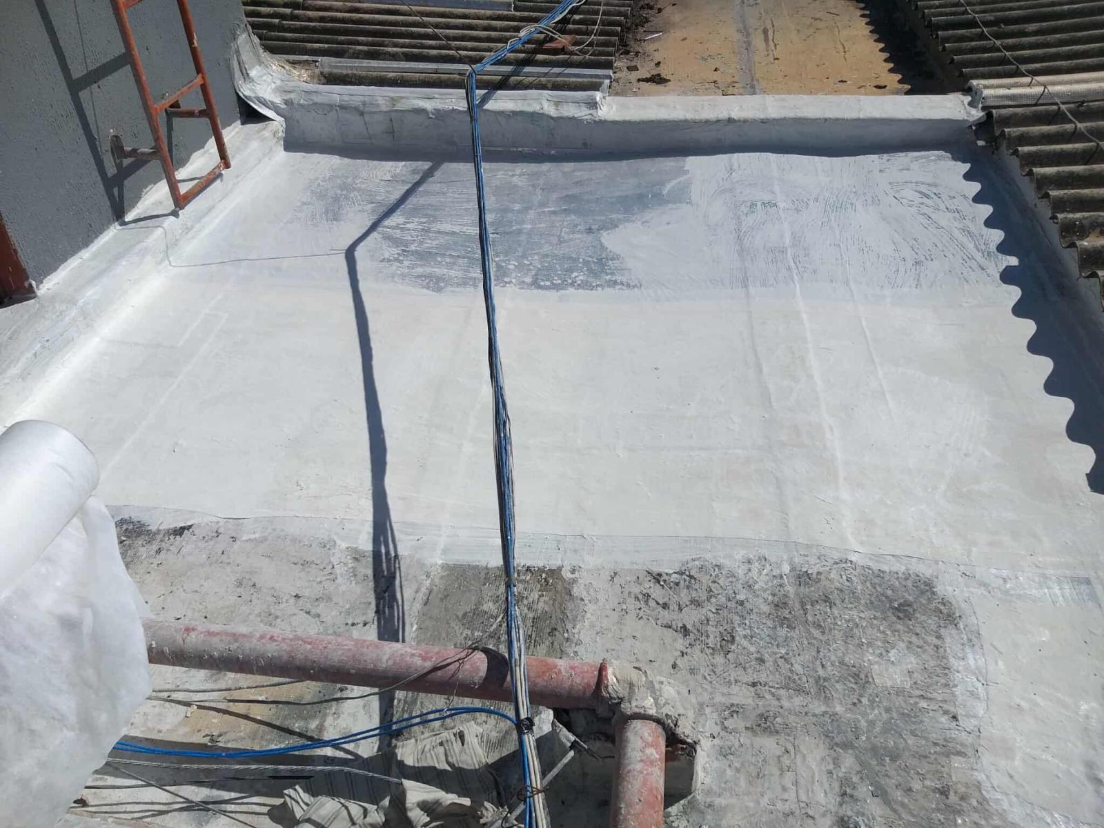 Impermeabilização e isolamento térmico para lajes e telhados expostos com borracha liquida e bidim.