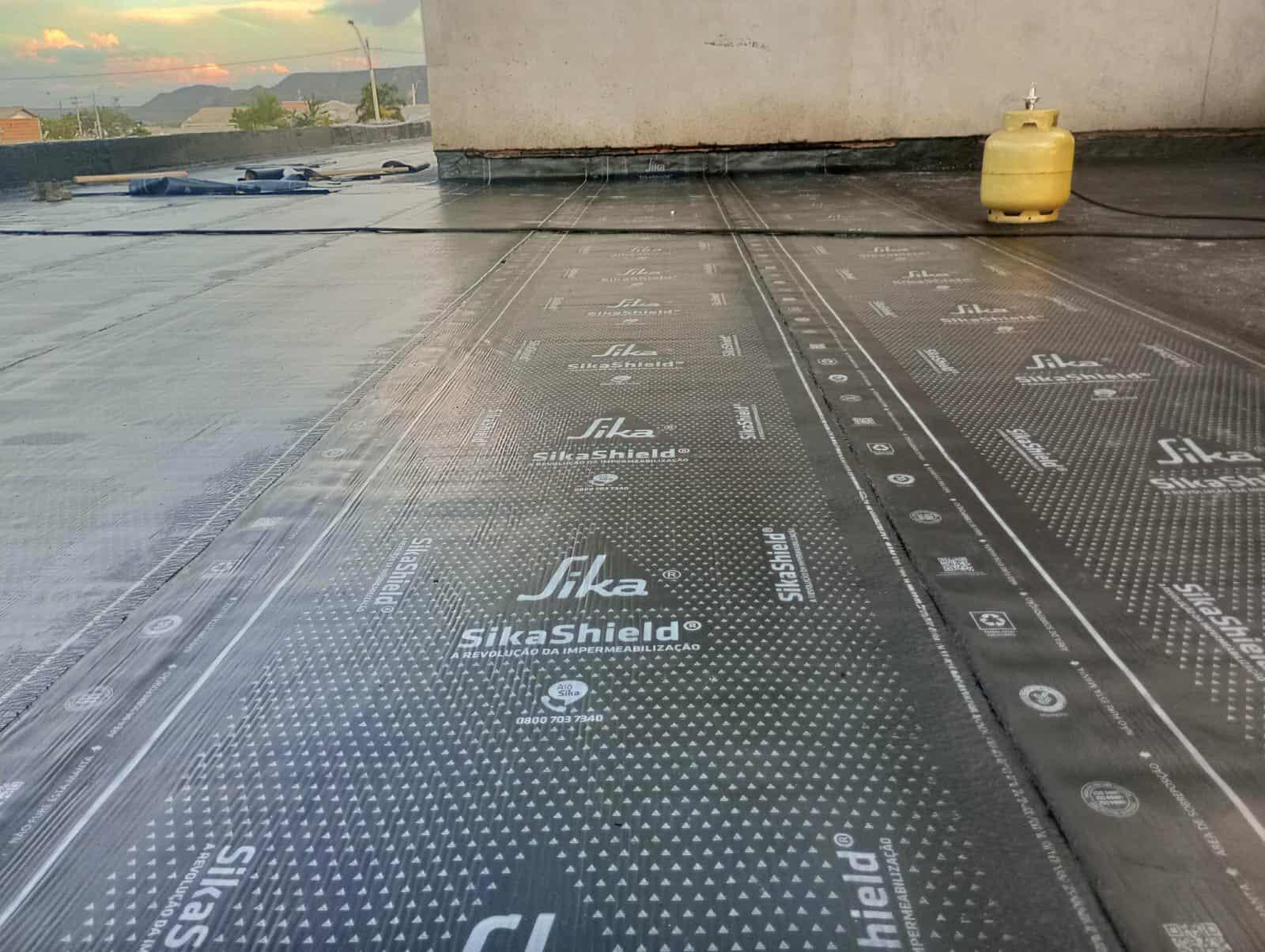 Impermeabilização de laje e coberturas expostas.