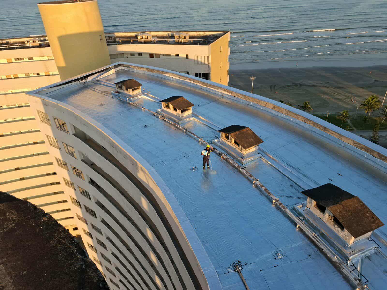 Impermeabilização e isolamento térmico, para telhados e coberturas.