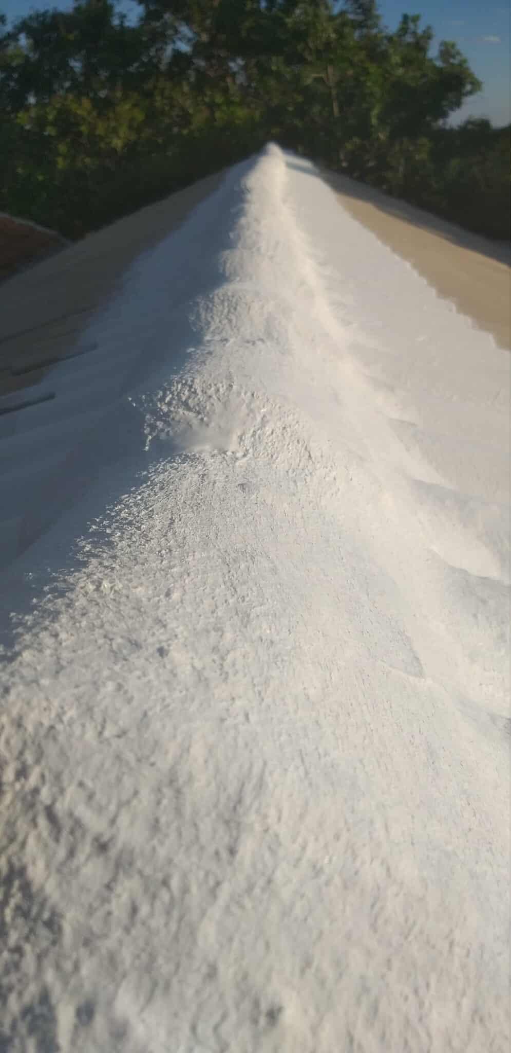 Impermeabilização e isolamento térmico, para telhados e coberturas expostas.