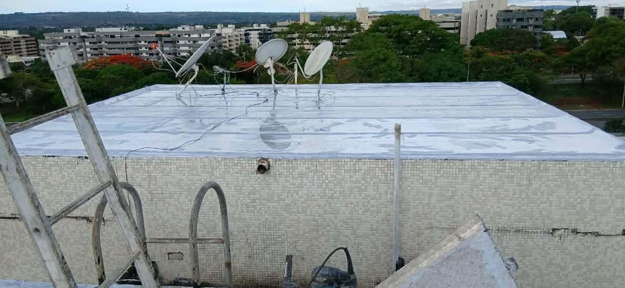 Impermeabilização de lajes e coberturas expostas.
