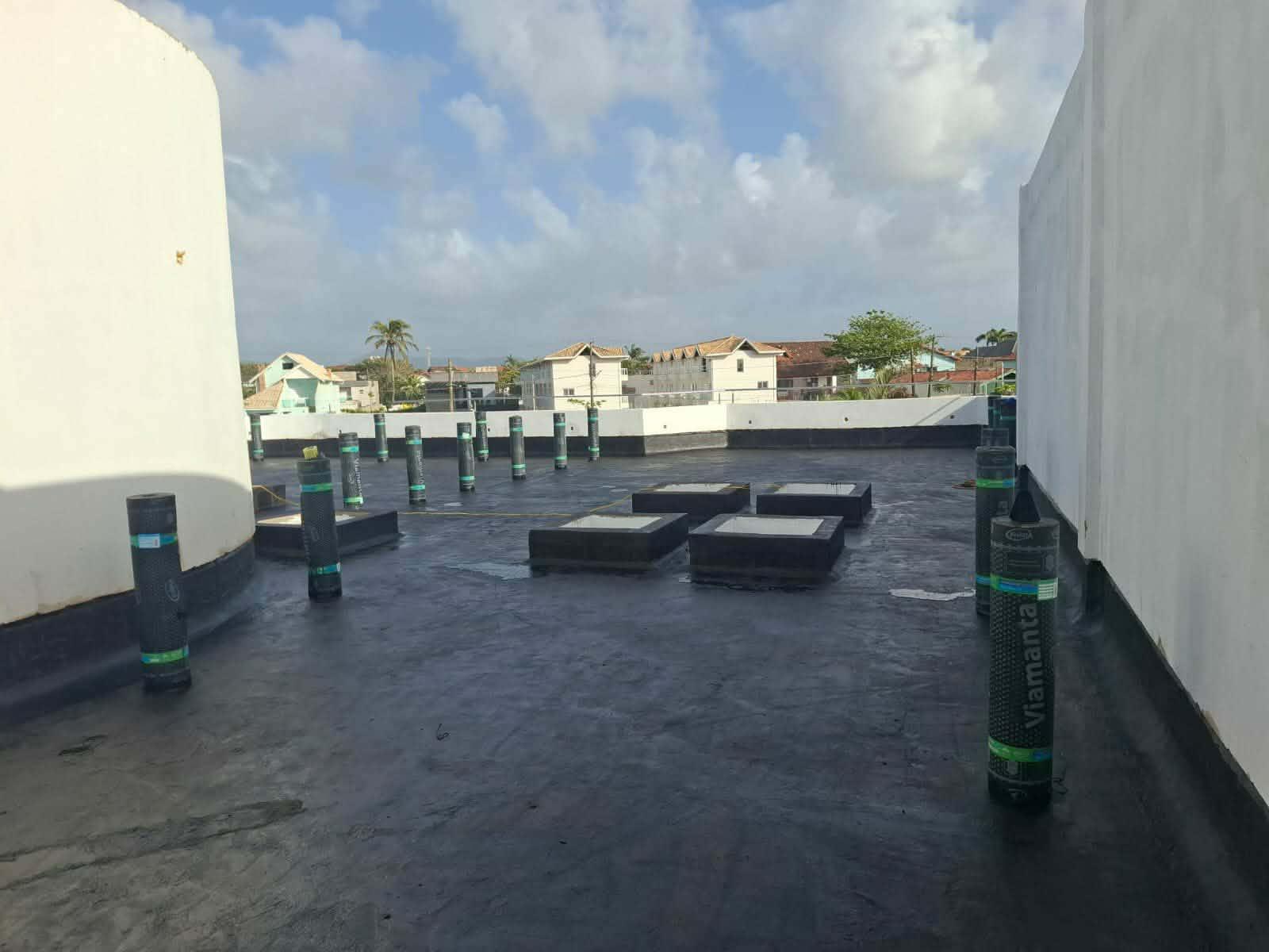 Impermeabilização de laje, impede passagem de água indesejada.