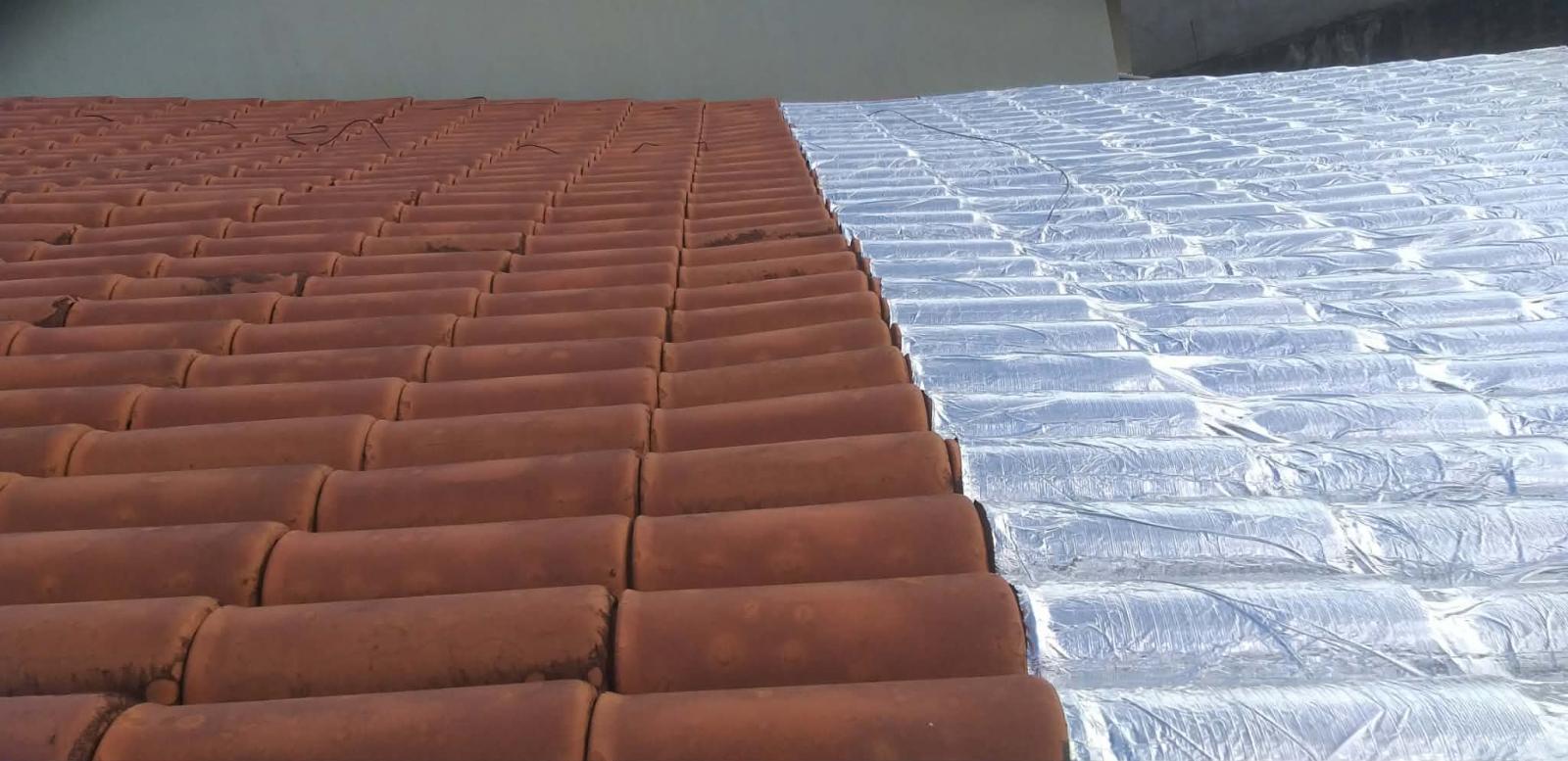 Impermeabilização e isolamento térmico, para telhados e coberturas expostas com manta asfáltica aluminada.