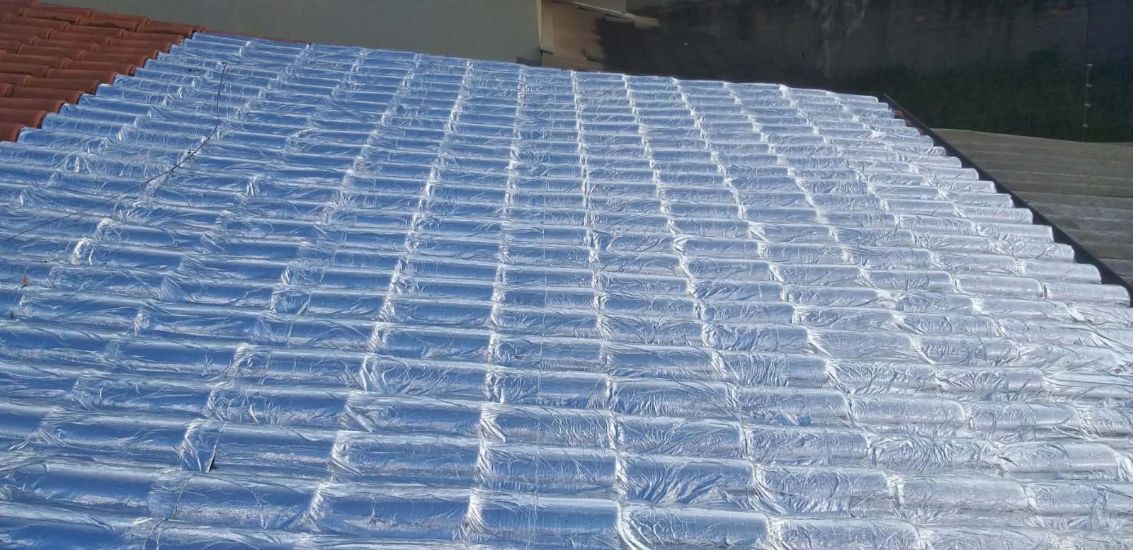 Impermeabilização e isolamento térmico, para telhados e coberturas expostas com manta asfáltica aluminada.