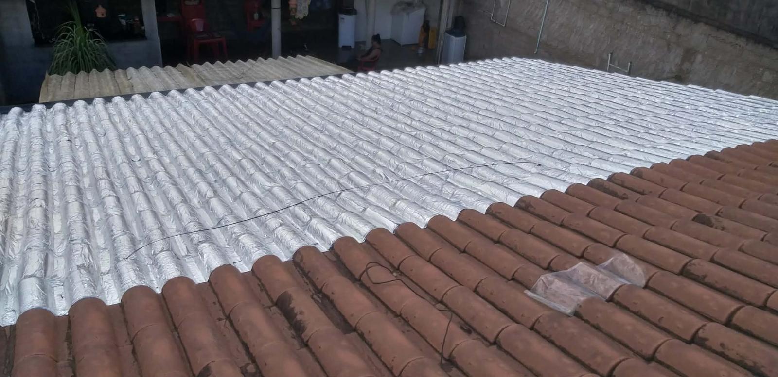 Impermeabilização e isolamento térmico, para telhados e coberturas expostas com manta asfáltica aluminada.