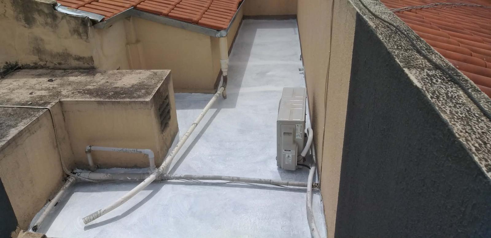 Impermeabilização de lajes e coberturas expostas com borracha liquida e bidim.